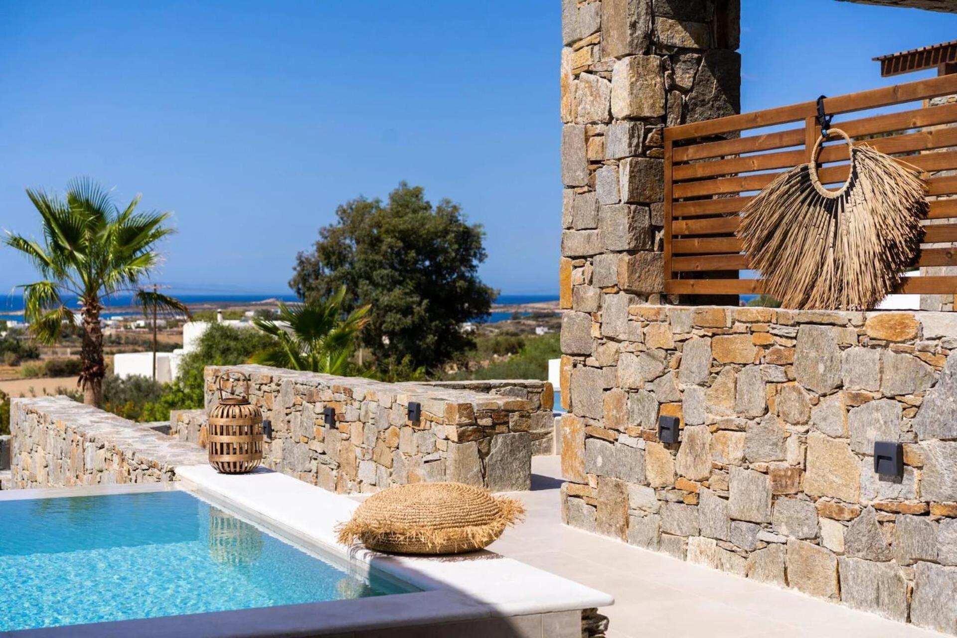 Kouros Blanc Resort & Suites Pounda Bilik gambar